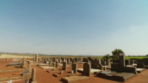 Cementerio donde hay enterrados cuatro granjeros blancos que fueron recientemente asesinados.